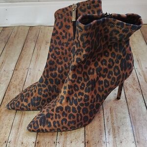 Stylish Leopard Print Heeled Boots 7.5